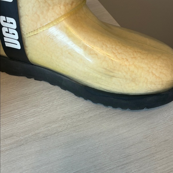 UGG CLASS CLEAR SNOW BOOTS SIZE 9 - Picture 9 of 9